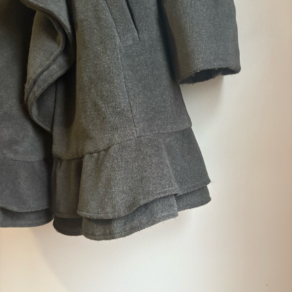 Ryu Anthropologie gray ruffled felt pea coat Women’s Medium READ DESCRIPTION! - Picture 5 of 13